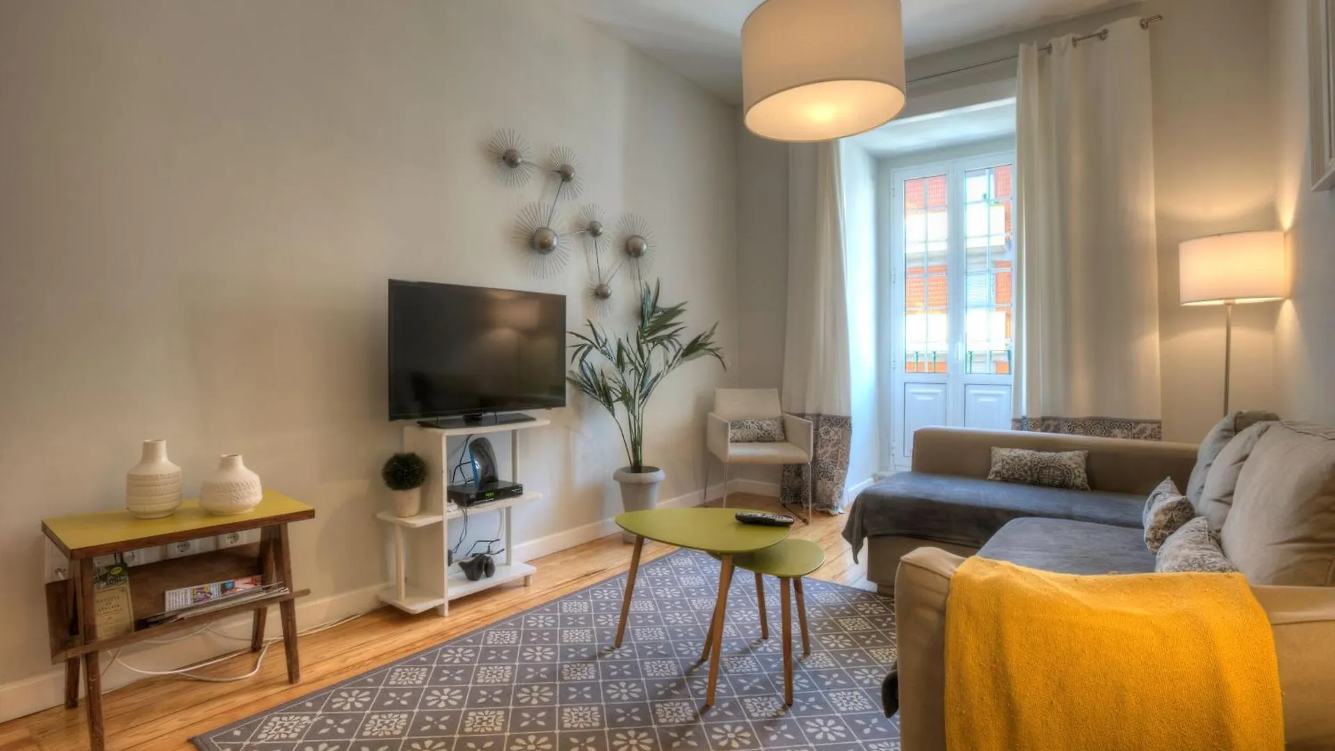 Studio Fuer 13 Personenund 1 Kind In Lissabon, Regiao De Lisboa Costa De Lisboa 0*, Lisbon