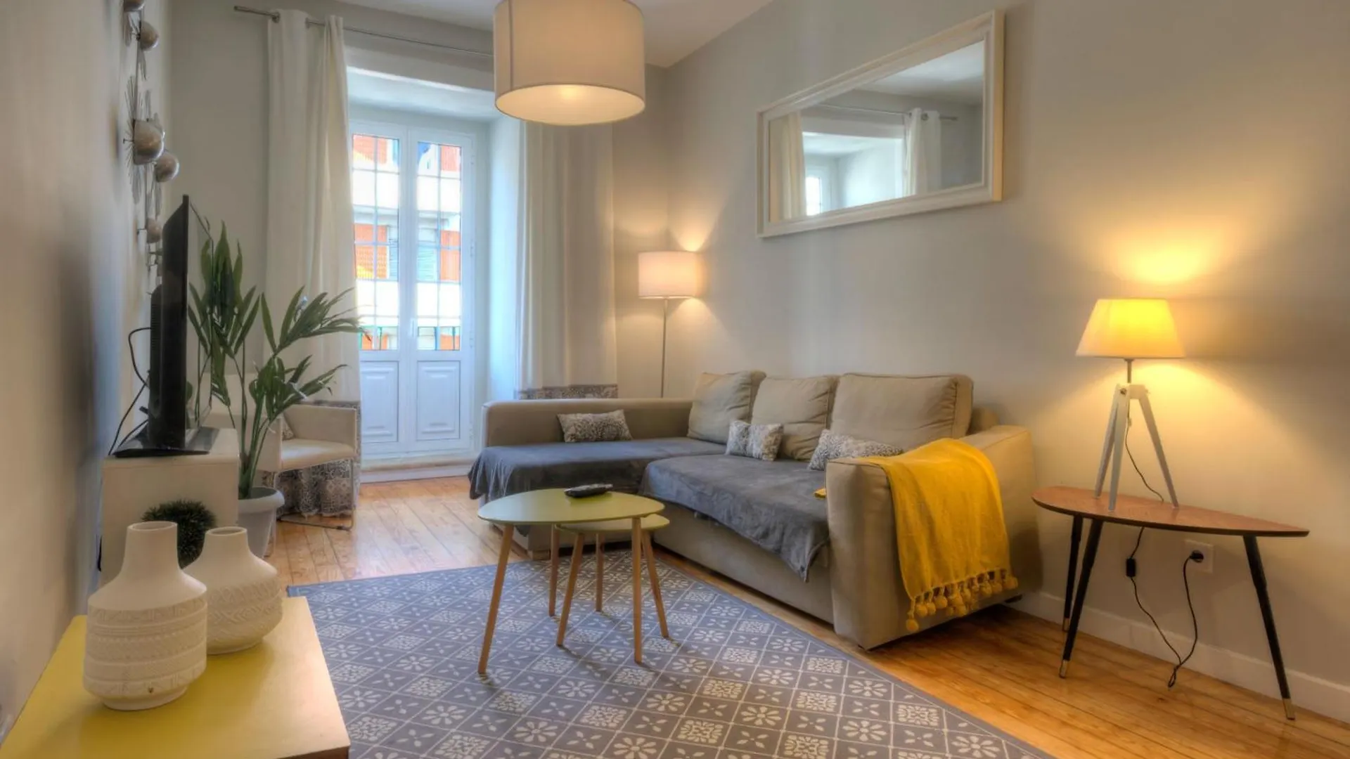 Studio Fuer 13 Personenund 1 Kind In Lissabon, Regiao De Lisboa Costa De Lisboa Apartment