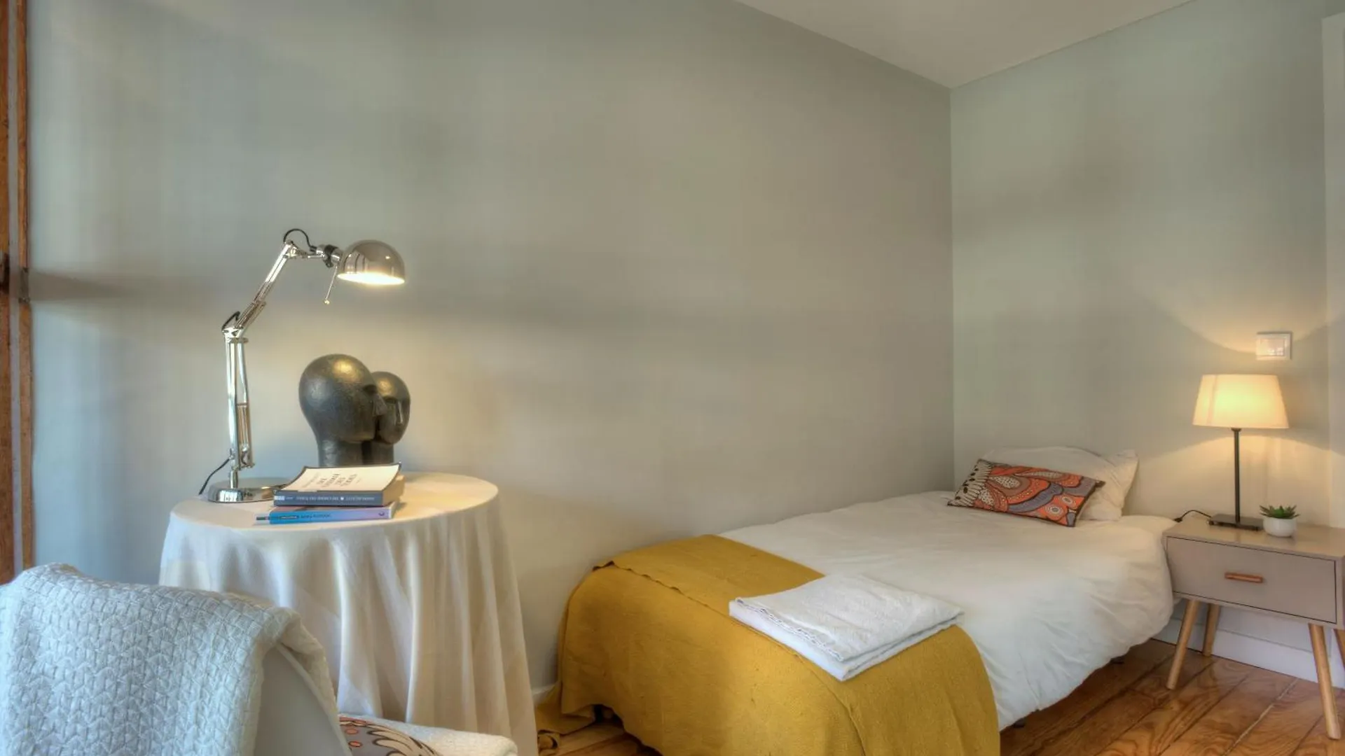 Apartment Studio Fuer 13 Personenund 1 Kind In Lissabon, Regiao De Lisboa Costa De Lisboa