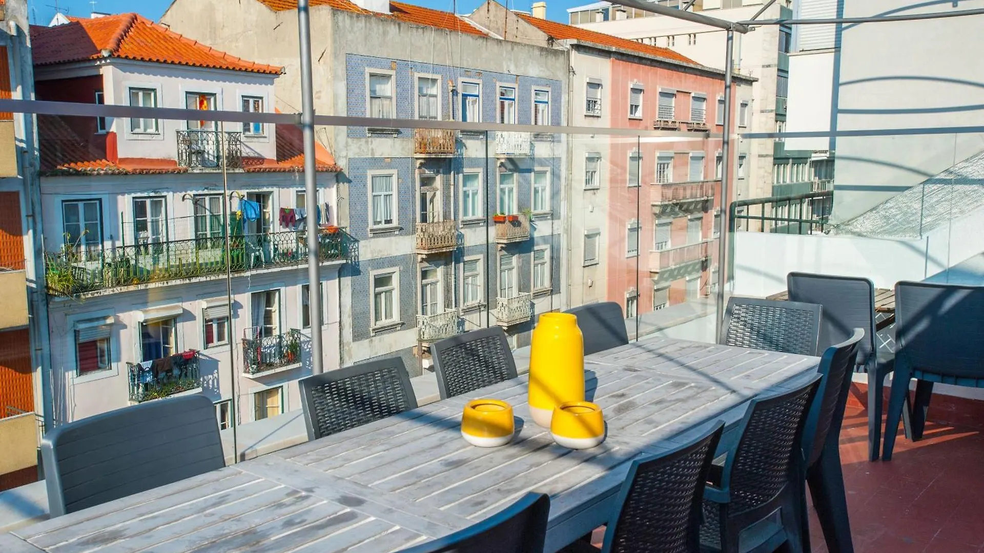 Apartment Studio Fuer 13 Personenund 1 Kind In Lissabon, Regiao De Lisboa Costa De Lisboa