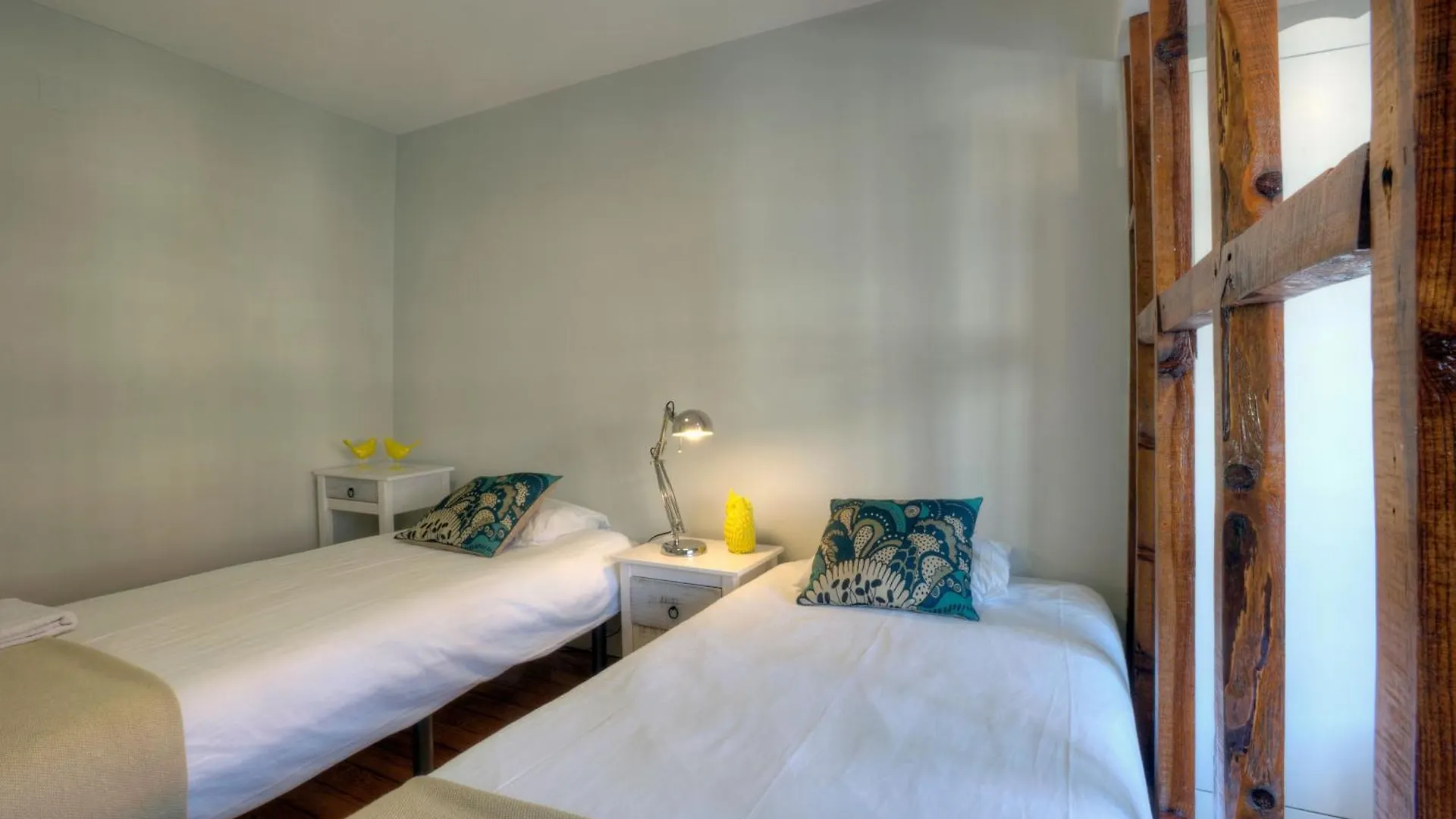 Apartment Studio Fuer 13 Personenund 1 Kind In Lissabon, Regiao De Lisboa Costa De Lisboa